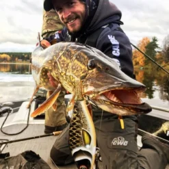 Strike Pro Trueglide Guppie 13,5cm 120g -Goedkope Spin Hengel Winkel 29 EG208 TR001r 3